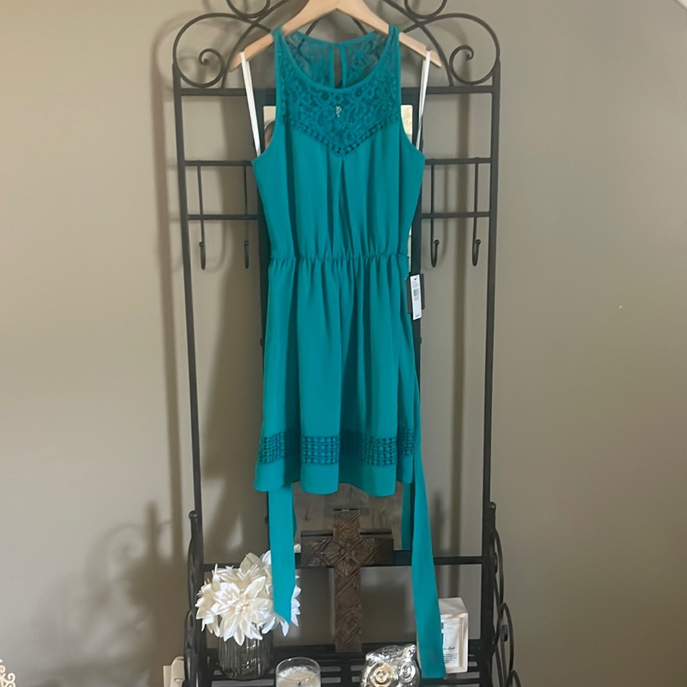 NWT Women’s/ Junior’s Midi Dress Sz Medium